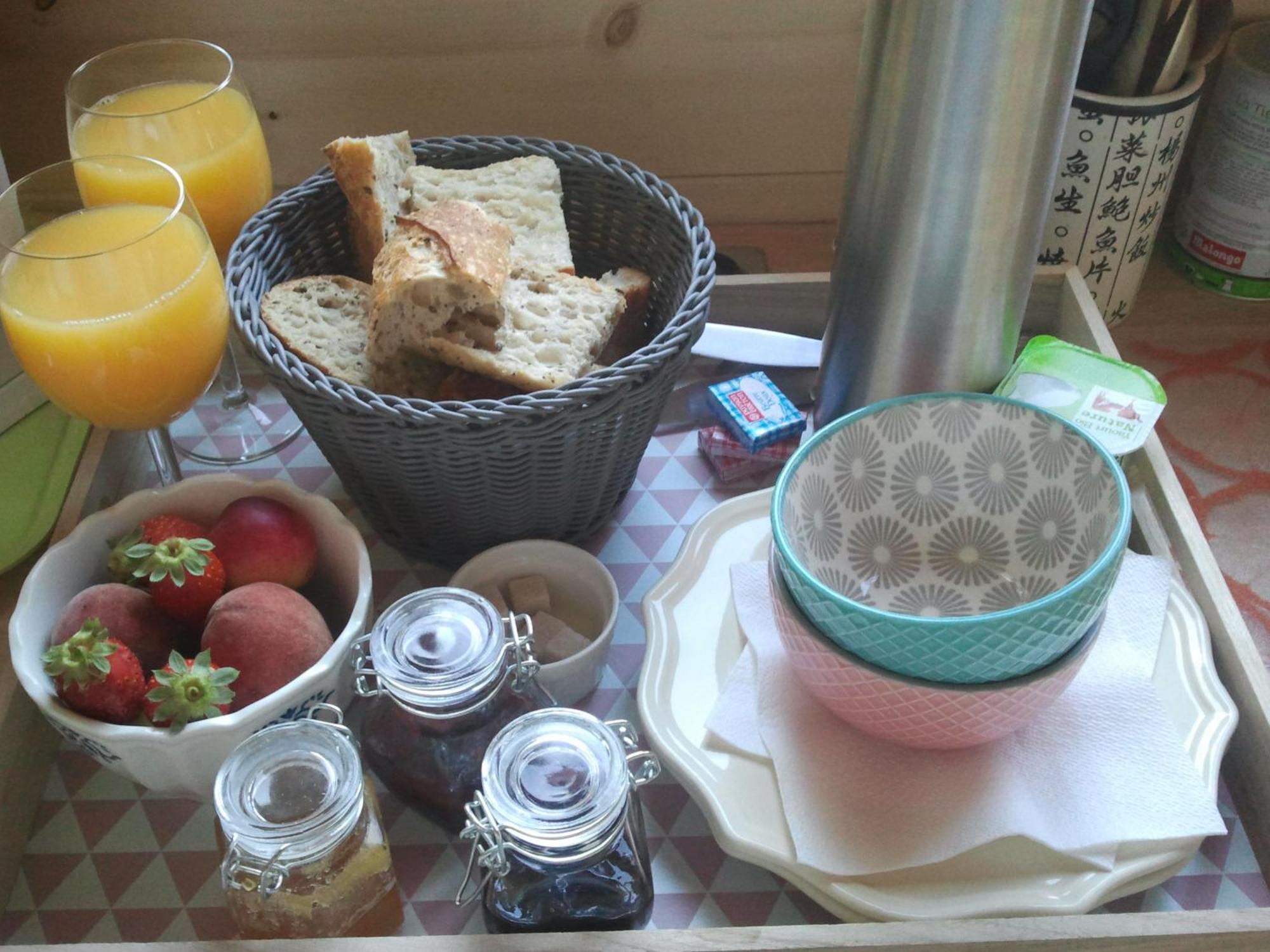 Nuits Perchees A Laroque Bed & Breakfast Saint-Antoine-de-Breuilh Bilik gambar